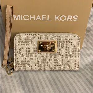 Michael Kors multi-function clutch/phone case